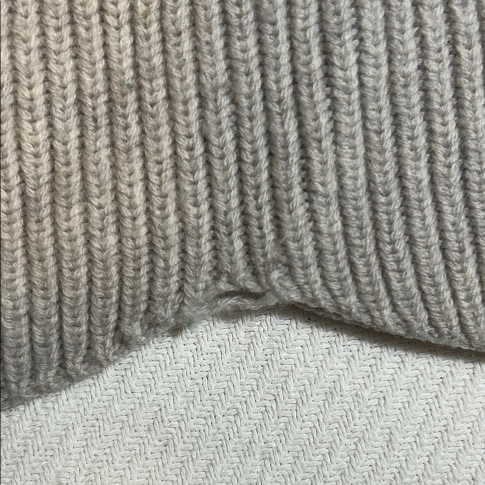 Cropped Ribbed Crew Neck Sweater - Picture 4 of 5